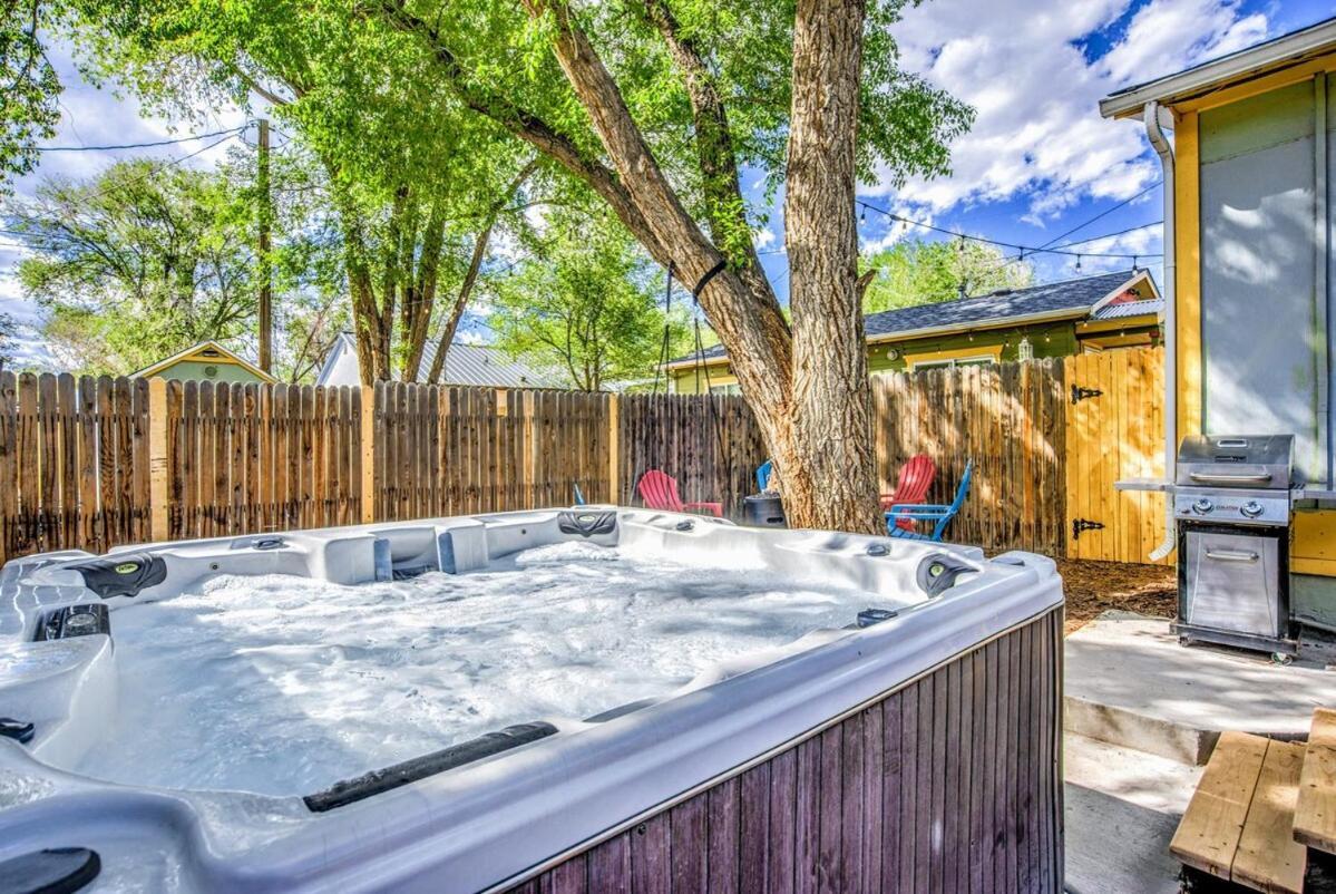 The Vibrant Victorian Hot Tub & Fire Pit In Occ Villa Colorado Springs Eksteriør bilde